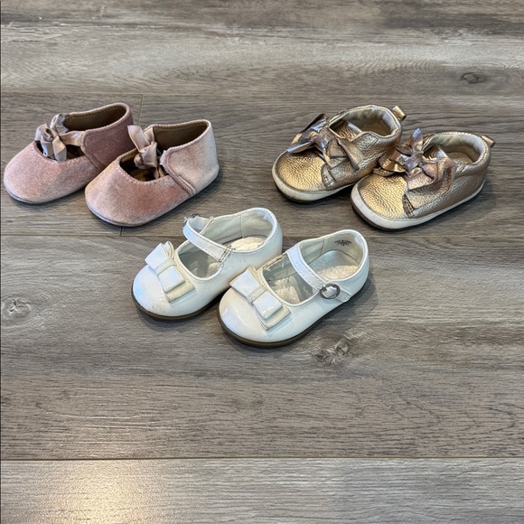Set of of Three Baby Girl Shoes in Pink, Gold, and White - Picture 4 of 6